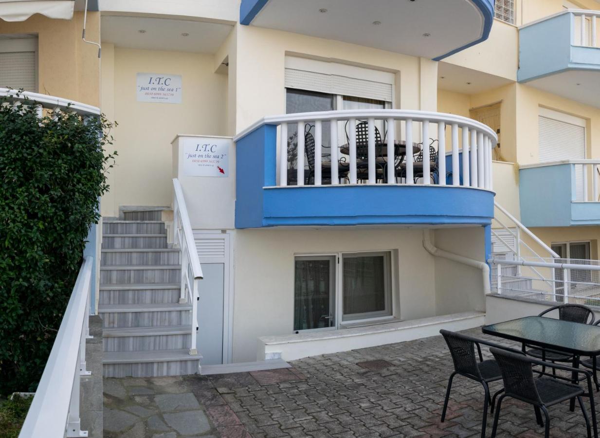 Villa Just On The Sea 2 Nea Iraklitsa Exterior foto